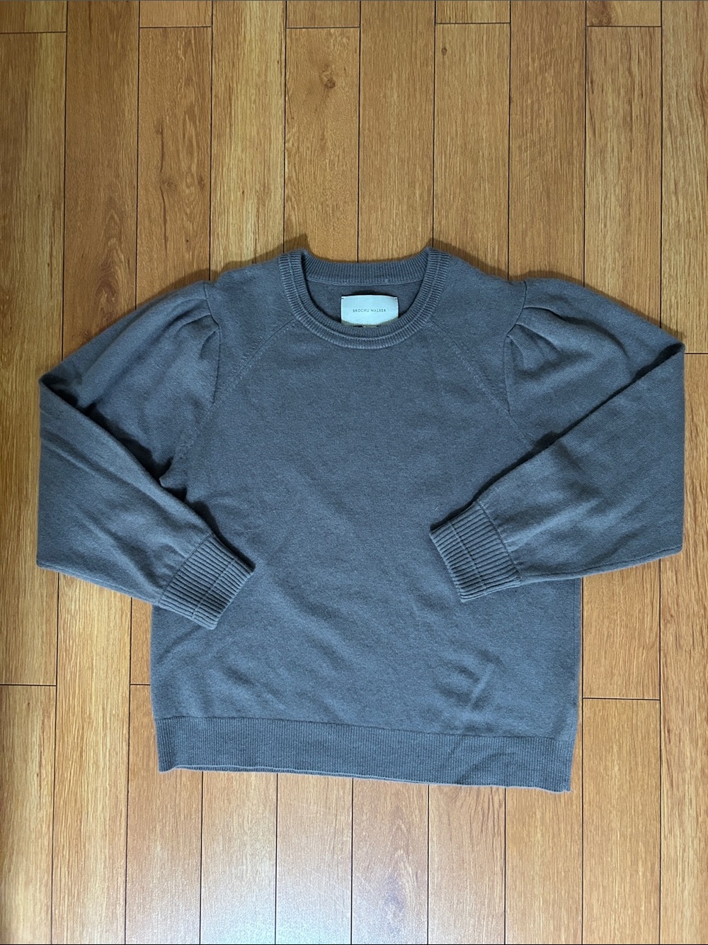 Brochu Walker Cashmere Women's Crewneck Sweater in Charcoal